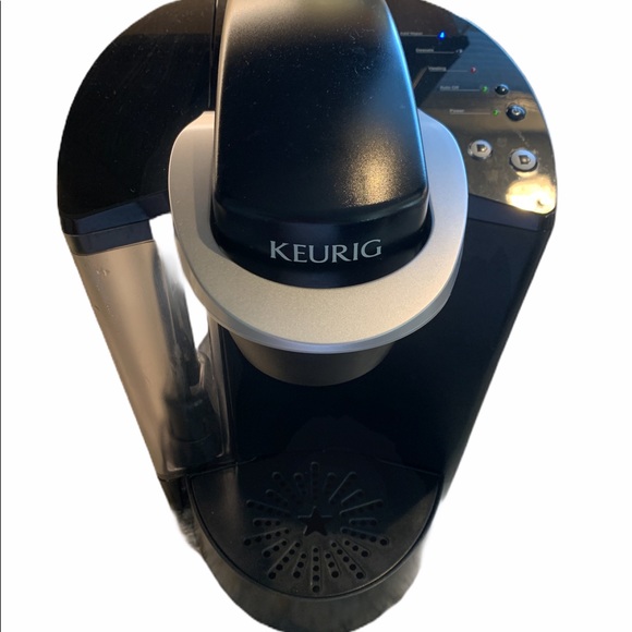 Keurig K-40 (classic) single serve brewer!!